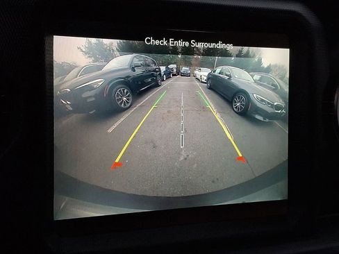 Used 2020 Jeep Wrangler Unlimited Sahara image 16