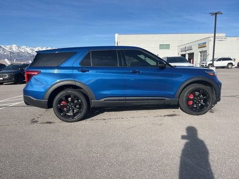 Used 2022 Ford Explorer ST w/ Equipment Group 401A image 2