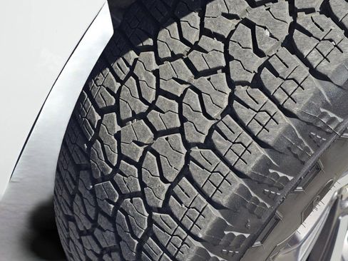 Used 2025 GMC Yukon AT4 Ultimate w/ LPO, Floor Liner Package AWD/4WD image 22