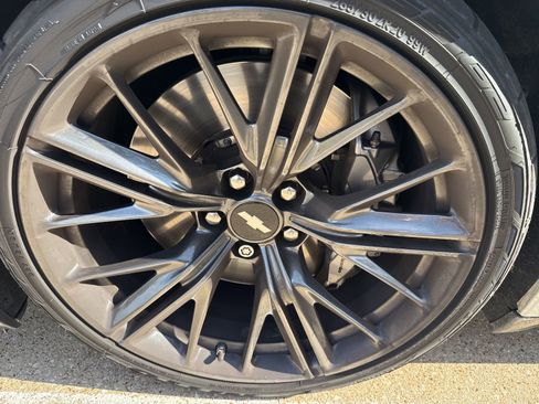 Used 2019 Chevrolet Camaro ZL1 image 15