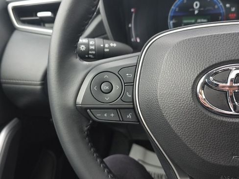 Certified 2023 Toyota Corolla Cross XLE image 26