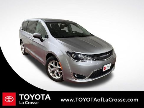 Used 2017 Chrysler Pacifica Touring Plus w/ Tire & Wheel Group image 1