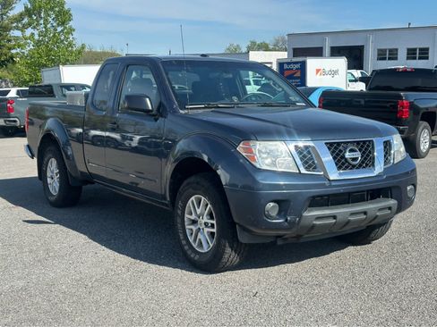 Used 2015 Nissan Frontier SV AWD/4WD image 3