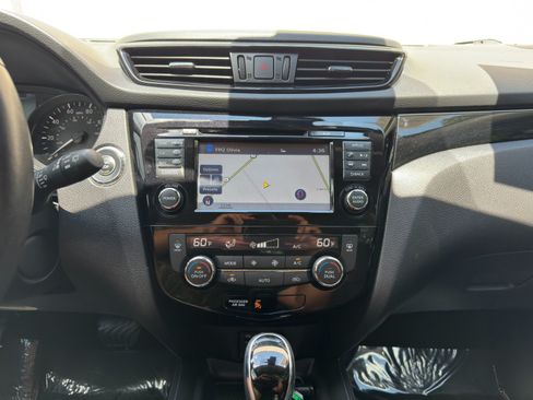 Used 2018 Nissan Rogue Sport SL w/ SL Premium Package FWD image 23