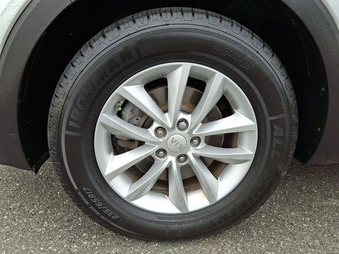 Used 2018 Kia Sorento LX image 9