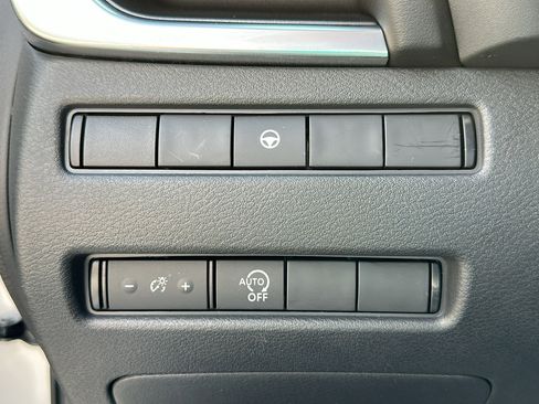 Certified 2023 Nissan Rogue SV image 13