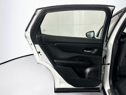 Used 2024 Nissan Ariya AWD image 27