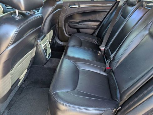 Used 2015 Chrysler 300 Limited w/ 300 Premium Group image 25