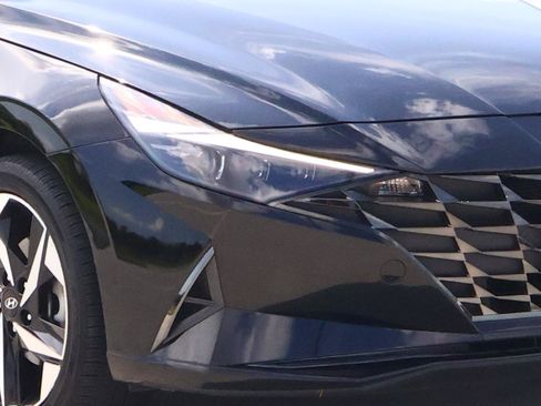 Used 2023 Hyundai Elantra Limited FWD image 7