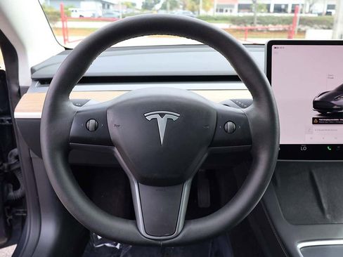 Used 2023 Tesla Model 3 Standard Range image 43