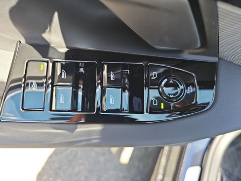 New 2027 BMW 530i RWD image 28
