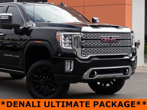 Used 2022 GMC Sierra 2500 Denali w/ Denali Black Diamond Edition image 3