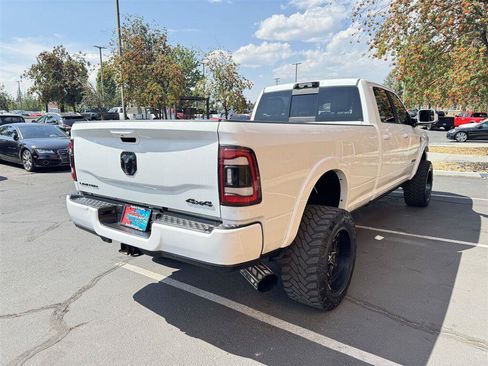 Used 2022 RAM 2500 Limited w/ Night Edition AWD/4WD image 5