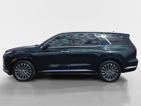 Used 2024 Hyundai Palisade Calligraphy FWD image 2