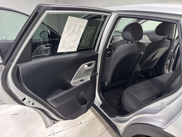 Used 2018 Kia Niro FE FWD image 21