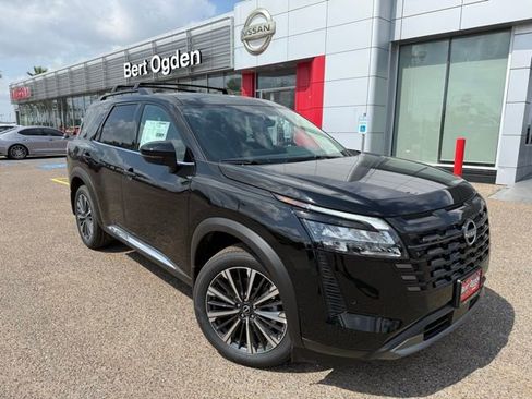 New 2026 Nissan Pathfinder Platinum AWD/4WD image 1