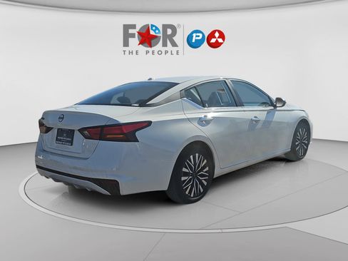 Used 2025 Nissan Altima 2.5 SV FWD image 5