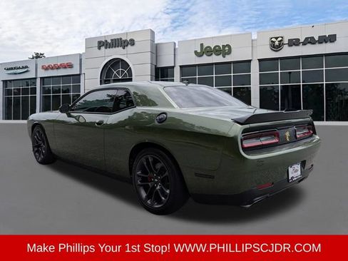 Used 2022 Dodge Challenger R/T Scat Pack RWD image 5