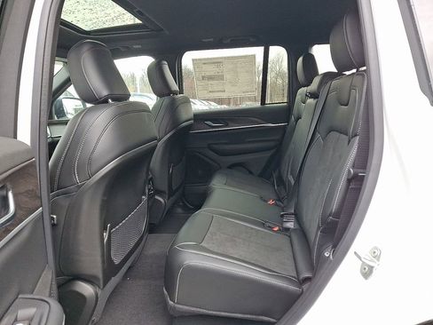 New 2026 Jeep Grand Cherokee 4WD image 7