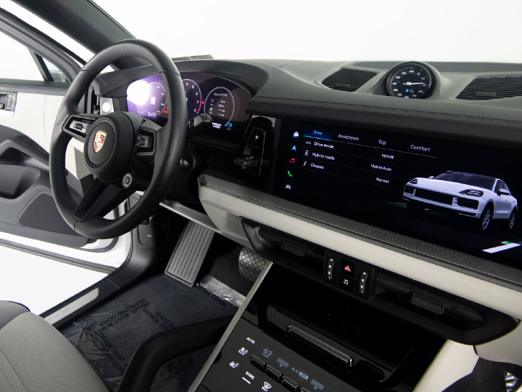 Certified 2026 Porsche Cayenne E-Hybrid Coupe AWD/4WD image 33