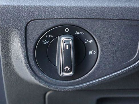 Used 2021 Volkswagen Atlas SE FWD image 30