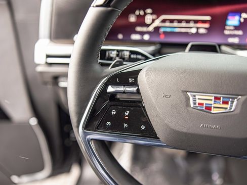 Used 2025 Cadillac Escalade Luxury image 25