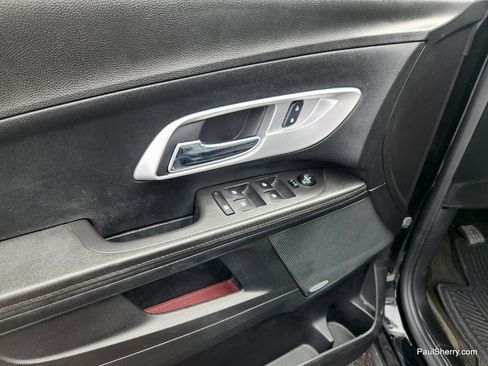 Used 2017 Chevrolet Equinox LT image 24