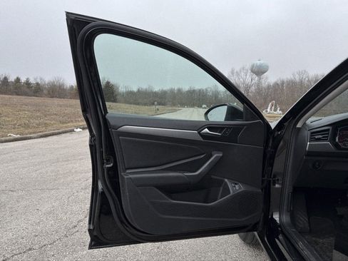 Used 2020 Volkswagen Jetta SE w/ SE Cold Weather Package image 20