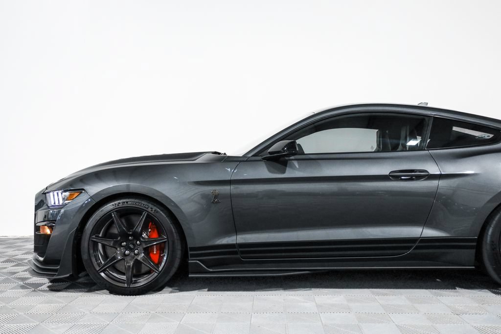 Used 2022 Ford Mustang Shelby GT500 w/ Carbon Fiber Track Pack RWD image 18