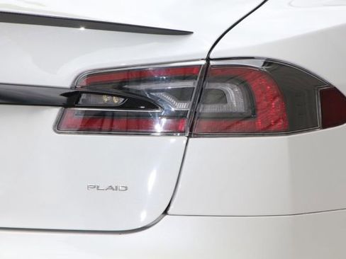 Used 2021 Tesla Model S Plaid image 13
