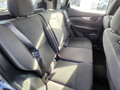 Used 2018 Nissan Rogue Sport S image 18