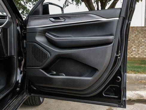 Used 2023 Jeep Grand Cherokee L Limited image 55