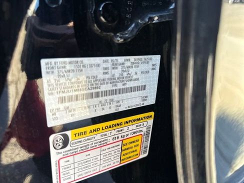 Used 2025 Ford Expedition Platinum image 41