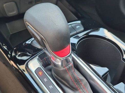 Used 2025 Chevrolet Trax RS FWD image 14