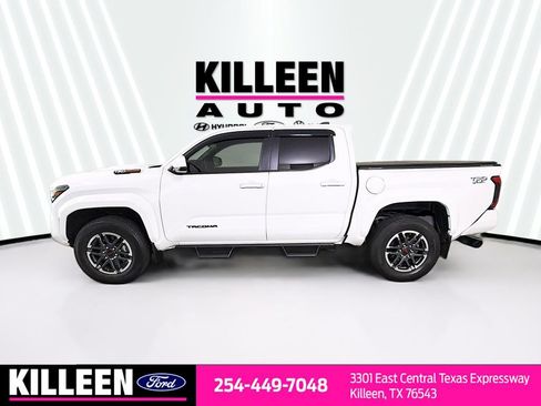 Used 2024 Toyota Tacoma TRD Sport RWD image 4