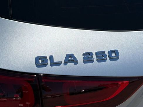 Certified 2023 Mercedes-Benz GLA 250 image 34