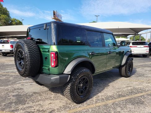 Used 2024 Ford Bronco Wildtrak image 3