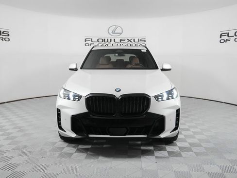 Used 2024 BMW X5 sDrive40i w/ M Sport Package image 2
