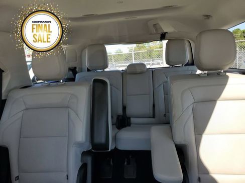 New 2025 Lincoln Navigator Reserve image 28