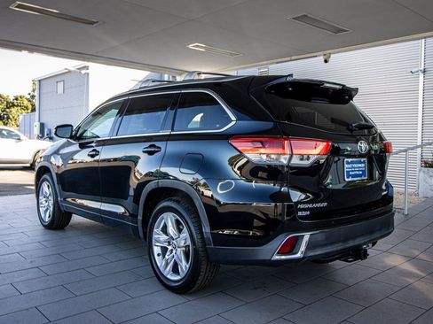 Used 2019 Toyota Highlander Limited image 12