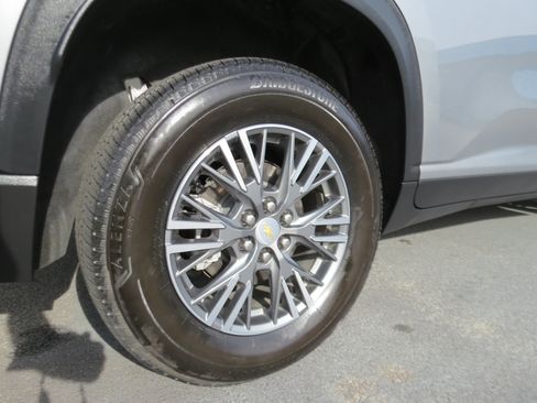 Certified 2025 Chevrolet Traverse LT image 10