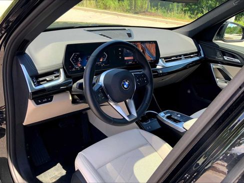 Used 2025 BMW X1 xDrive28i w/ Convenience Package AWD/4WD image 17