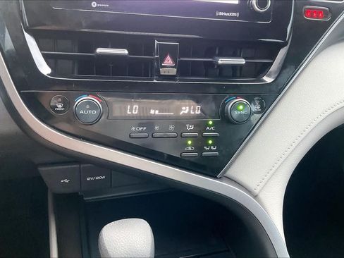 Used 2022 Toyota Camry LE FWD image 29