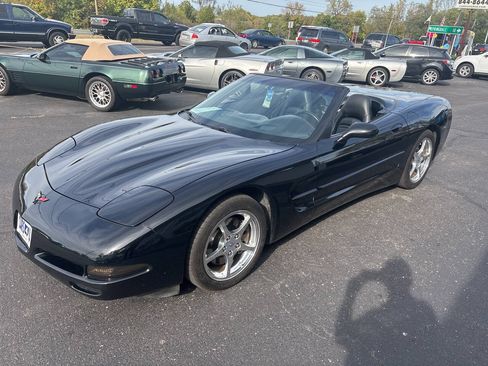 Used 2004 Chevrolet Corvette Convertible w/ Preferred Equipment Group RWD image 3