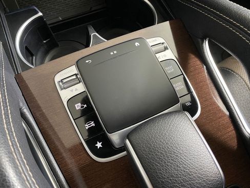 Certified 2020 Mercedes-Benz GLE 350 4MATIC image 28