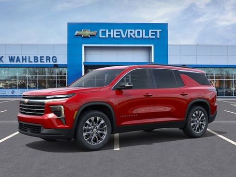 New 2026 Chevrolet Traverse LT w/ Sun and Wheel Package AWD/4WD image 2