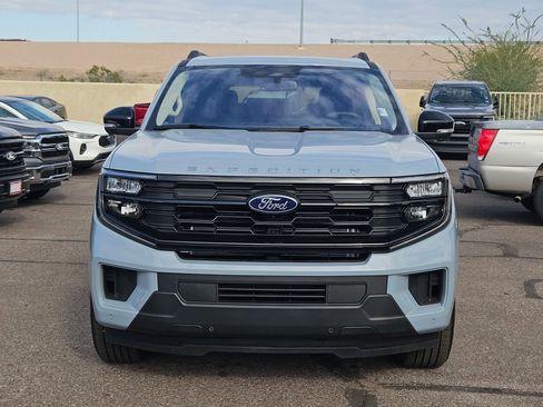 New 2025 Ford Expedition Active image 2