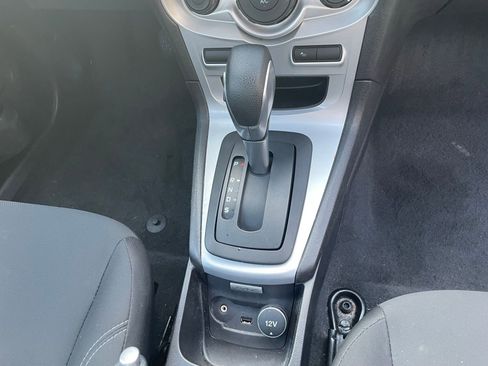 Used 2017 Ford Fiesta SE image 27