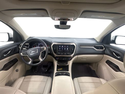 Used 2021 GMC Acadia Denali w/ Denali Technology Package AWD/4WD image 17