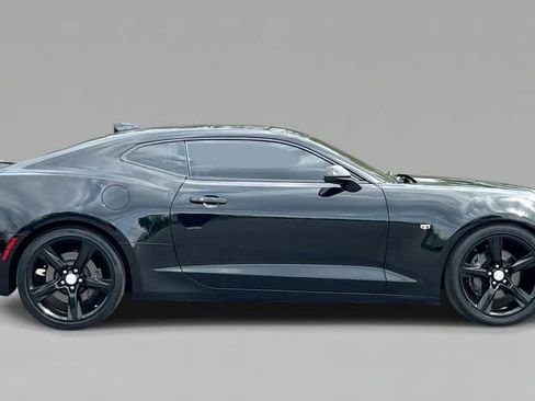 Used 2018 Chevrolet Camaro SS RWD image 9